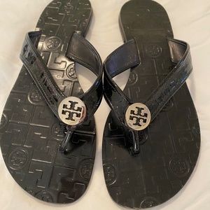 TORY BURCH Thong Sandal Black, Size 7.5